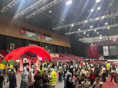 عمان الأهلية تختتم فعاليات إفطارات وكسوة