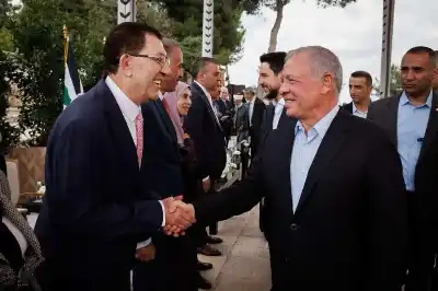 مقطش يهنئ الملك وولي العهد بعيد