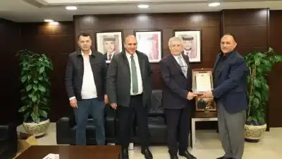 لقاء مثمر بين نقابة تأجير السيارات