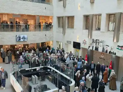 معايدة جماعية في وزارة الصحة (صور)