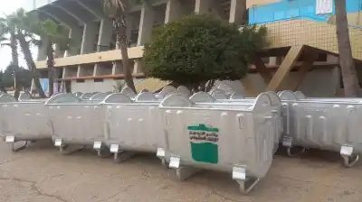 وزارة البيئة تنهي توزيع 600 حاوية