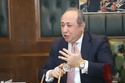 من الأصدق القرميد أم لابيد؟ قراءة