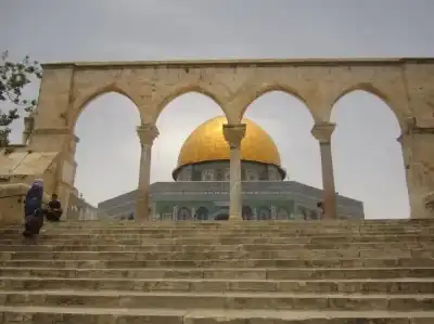 استئناف الحياة الدينية في الأقصى بعد