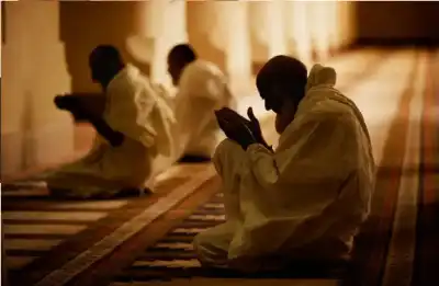 الدعاء.. سلاح المؤمن ومفتاح الفرج