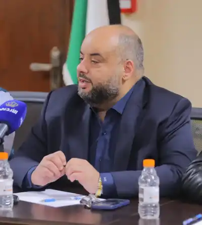 الخشمان: إعادة فتح أبواب المسجد الأقصى