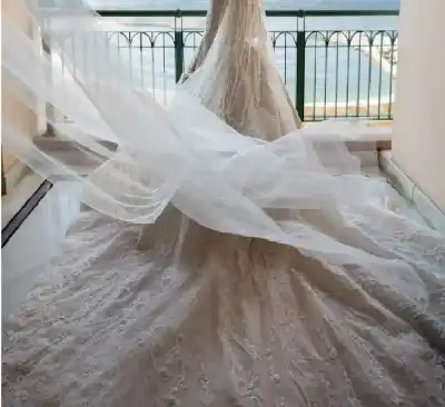 عن جلسات تصوير زفاف الزوجين..