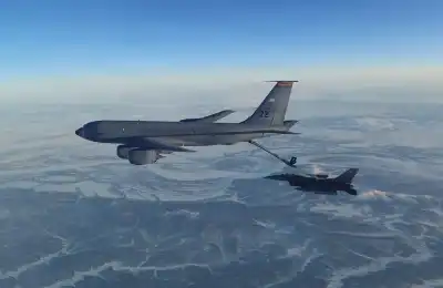 طائرة تزويد بالوقود أمريكية ترسل إشارة