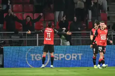 شاهد.. لمسة التعمري الساحرة تضع نادي