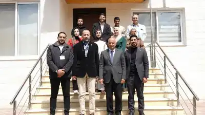 طلبة جامعة الزرقاء يزورون مركز التوثيق