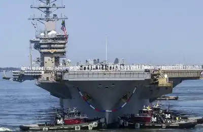 اندلاع حريق على متن حاملة الطائرات