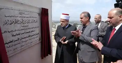 وزير الأوقاف يضع حجر الأساس لمشروع