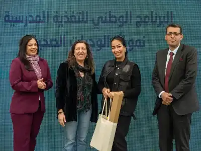 طالبة من اعلام الزرقاء تفوز بجائزة