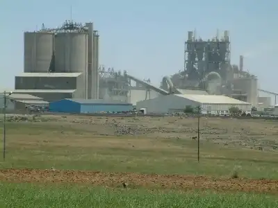 الإسمنت الأردنية تبيع كامل حصصها في