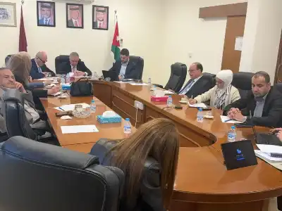 شركة مصانع الإسمنت الأردنية تعقد اجتماع