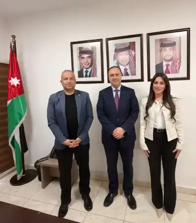 وزير الاتصال الحكومي يشيد بالعمل الإنساني