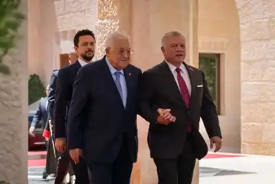 الملك يستقبل الرئيس الفلسطيني عباس.. وهذا