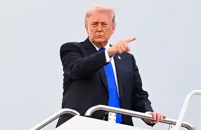 الرئيس الأمريكي يطلق على هرمز اسم