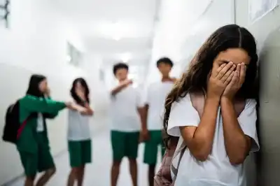 عن موضوع التنمر الذي يسبب الانتحار