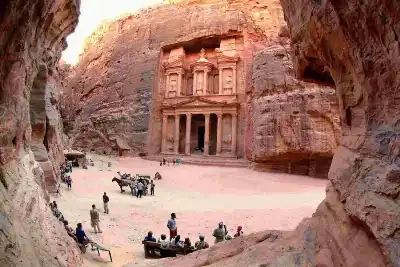 3500 أردني زاروا البترا عبر برنامج