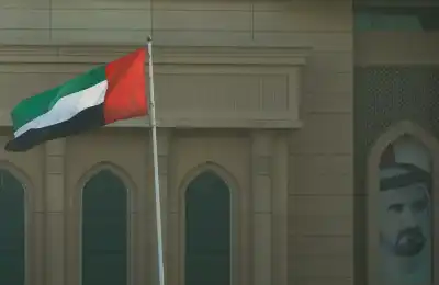 الإمارات تطالب بإعادة فتح مضيق هرمز