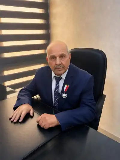 وسام الهلال الأردني للدكتور متروك العون