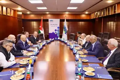 تجارة عمّان ونقابة وكلاء السيارات تبحثان