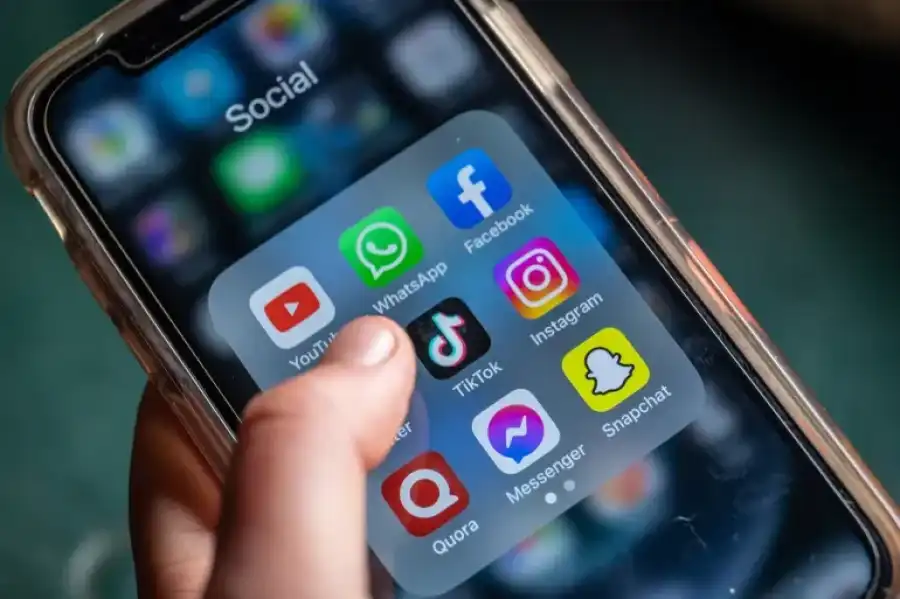 مدار الساعة,شؤون دينية,وسائل التواصل الاجتماعي