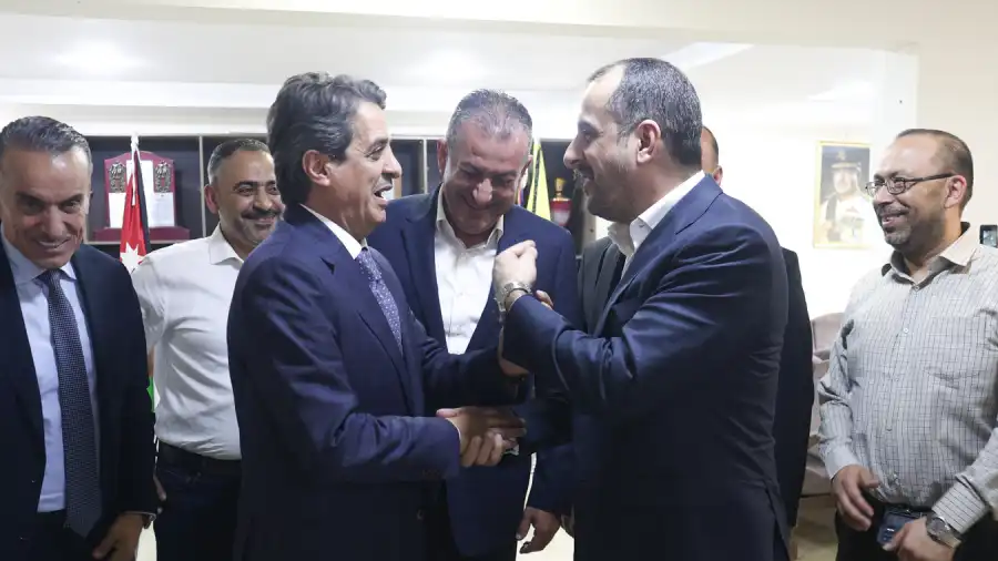 مدار الساعة,وزير الشباب