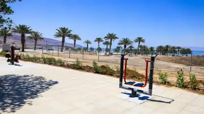 3500 زائر لشاطئ وكورنيش البحر الميت