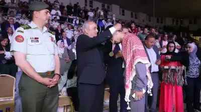 وزير التربية يكرم الفائزين بجائزة الملك