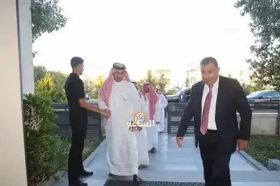 الدلاهمة يولم لكبار ضباط سعوديين (صور)