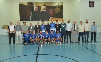 جامعة البترا تنظم مباراة احتفالية دعما