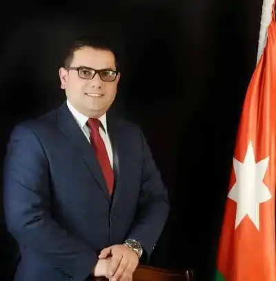 القضاة رئيسا للجنة الاستشارية لمعهد تدريب
