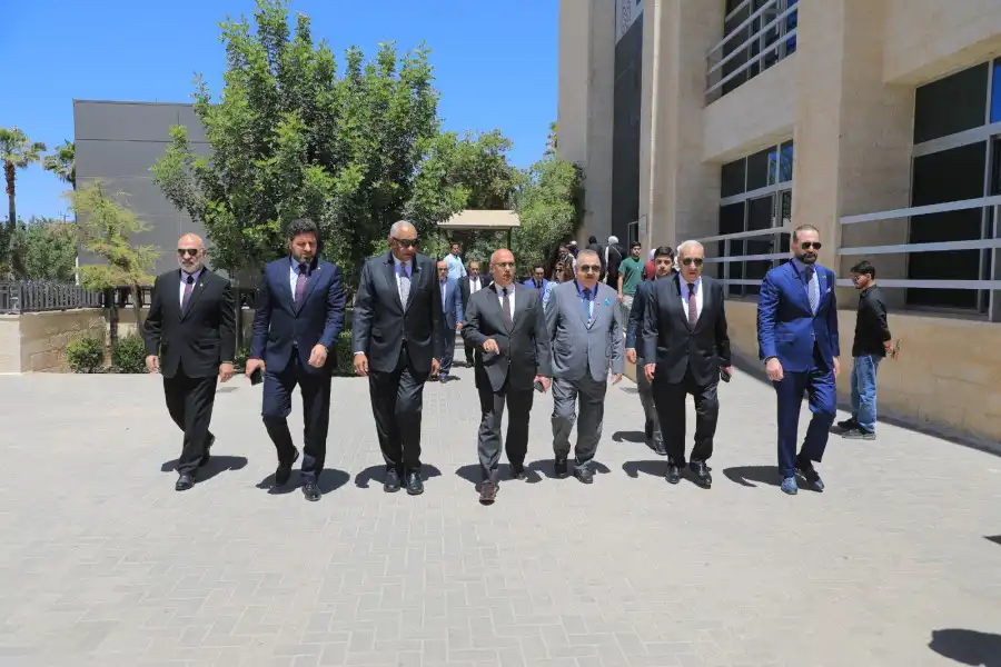مدار الساعة,أخبار الجامعات الأردنية,الملك عبدالله الثاني بن الحسين,ولي العهد,جامعة الشرق الأوسط