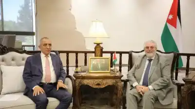 بحث سبل تعزيز التعاون الثقافي بين