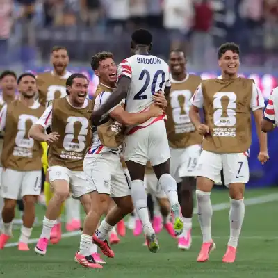 المنتخب الأمريكي يحجز مقعده في الدور