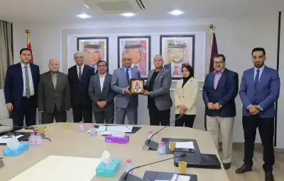 الصحة النيابية تكرم بنك الدواء الخيري