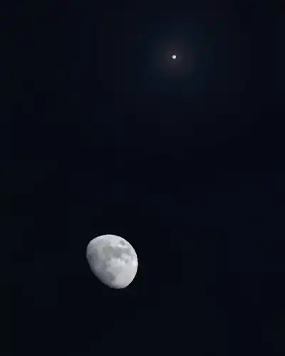 سماء الأردن تشهد مساء غد اقتران