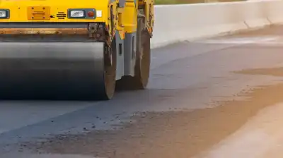 أمانة عمان تباشر أعمال تعبيد في