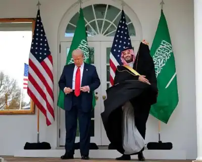 وول ستريت جورنال: ترامب لوّح بحرمان