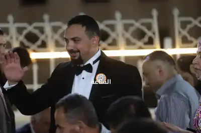 المهندس العضيبات وعقيلته يولمان بزفاف نجلهما