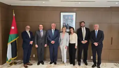 الحنيطي يبحث مع خبراء مراكز الفكر