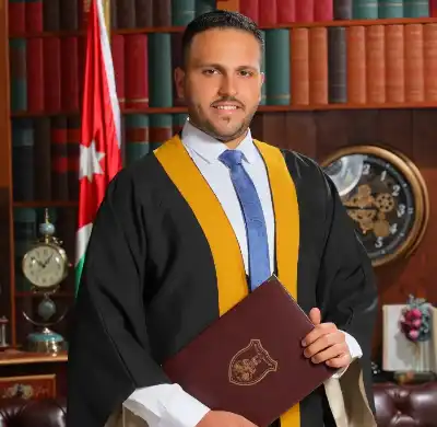 الزعبي ينال درجة البكالوريوس في اللغة