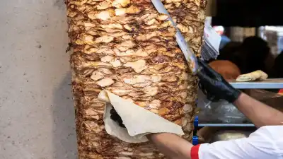 قطاع المطاعم يدعو إلى حوار حول
