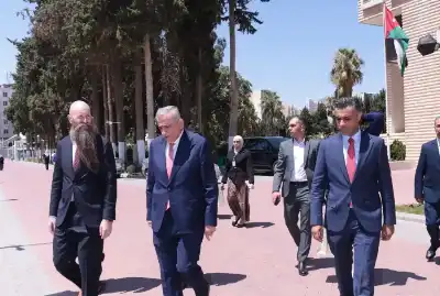 رئيس الجامعة الأردنيّة والسفير الأمريكيّ يبحثان