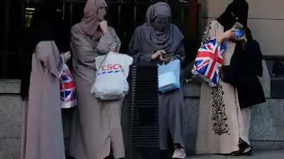 مسلمو بريطانيا والشباب يستعدون لمرحلة جديدة