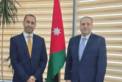 السفير الأردني في فلسطين يبحث مع