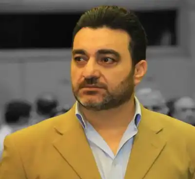 الصحفي ايهاب سلامة يستقيل من حزب
