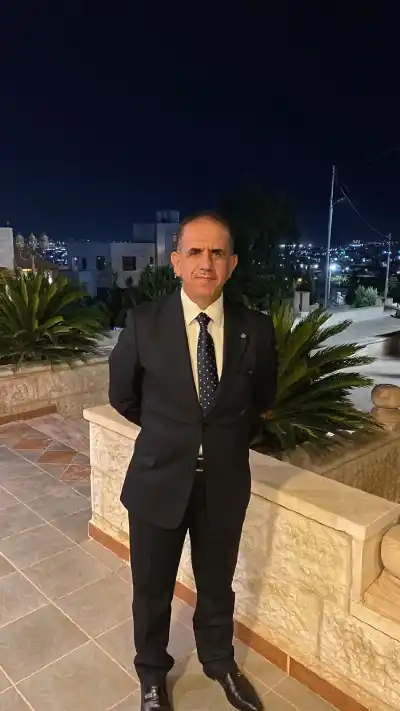 أبناء المرحوم الحاج هزاع الشوابكة يهنئون