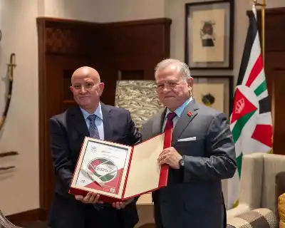 الملك يتسلم التقرير السنوي لهيئة النزاهة